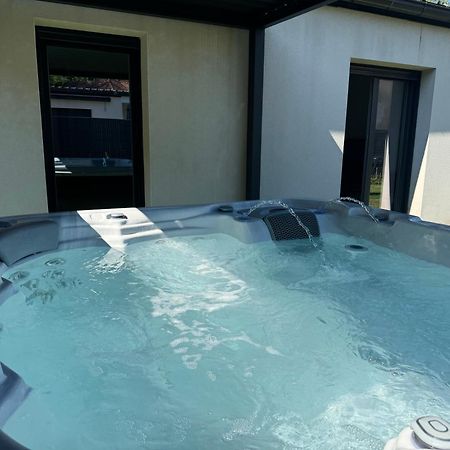 Maison Avec Jacuzzi Et Sauna 埃皮纳勒 外观 照片