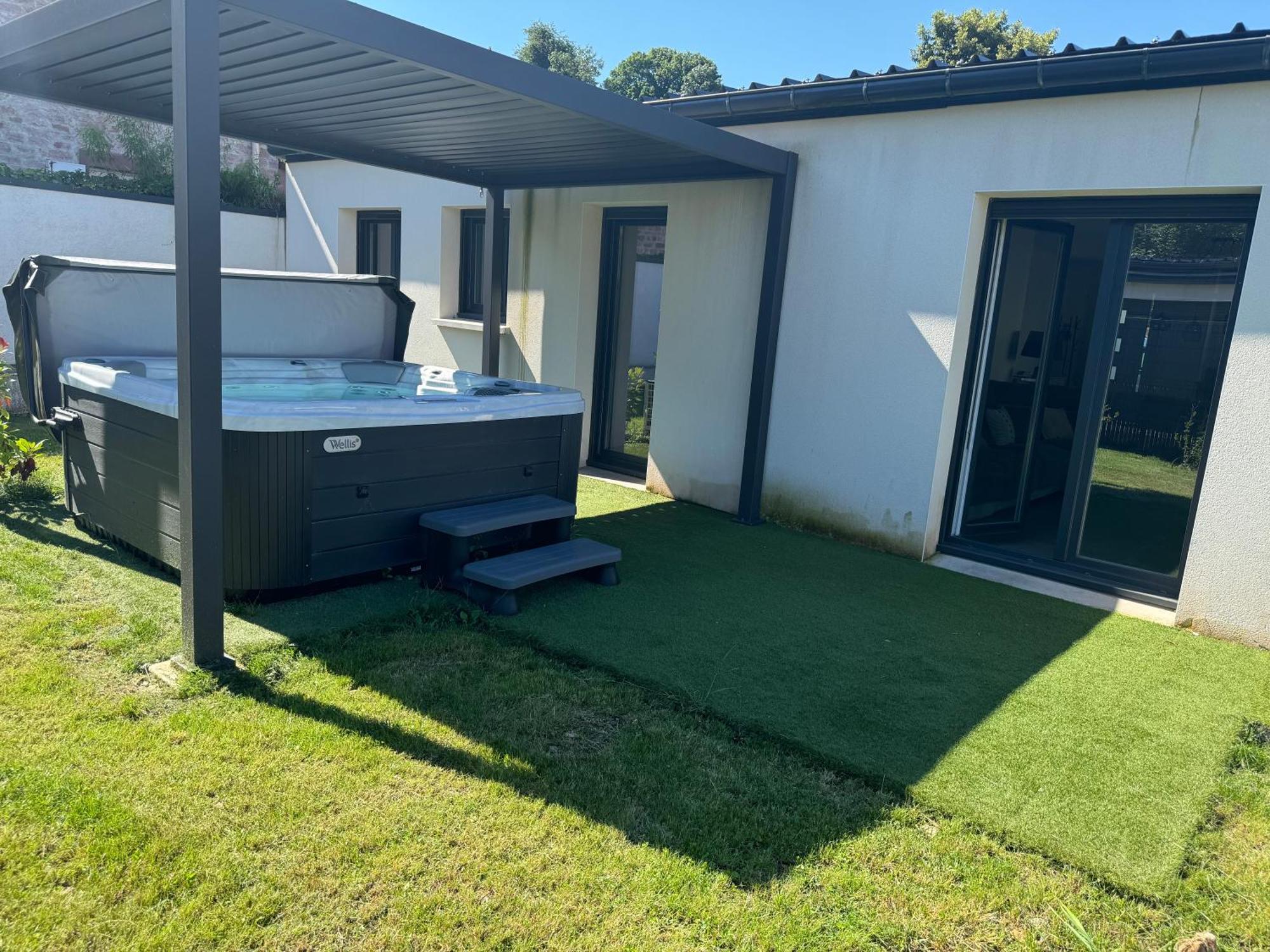 Maison Avec Jacuzzi Et Sauna 埃皮纳勒 外观 照片