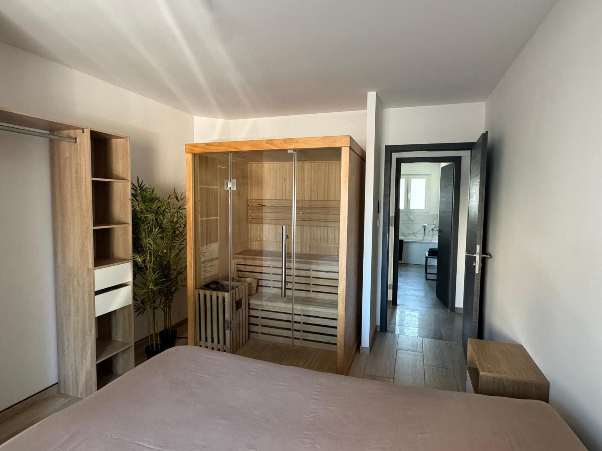 Maison Avec Jacuzzi Et Sauna 埃皮纳勒 外观 照片